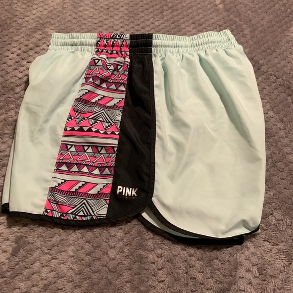 Pink workout shorts - Picture 4 of 4